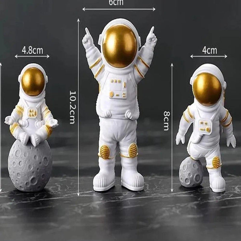 4 pcs Astronaut Figure Statue - JackedDeals